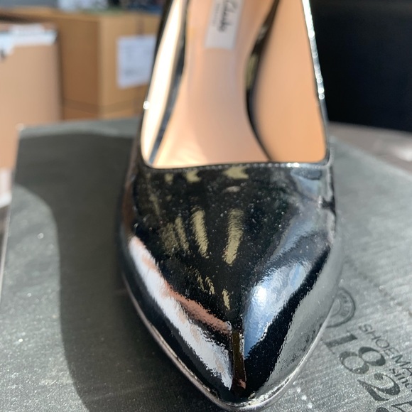 Black pate women’s heels - Picture 4 of 5